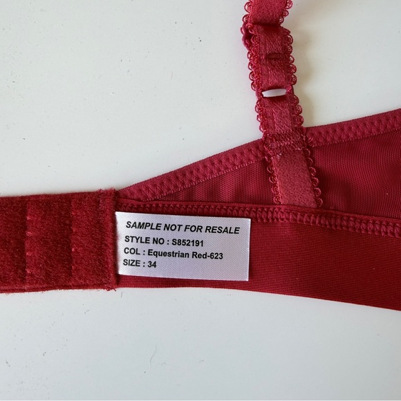 Wacoal Lace V-Neck Bralette Equestrian Red S8521391 NWT Sample Size 34 - Picture 8 of 10